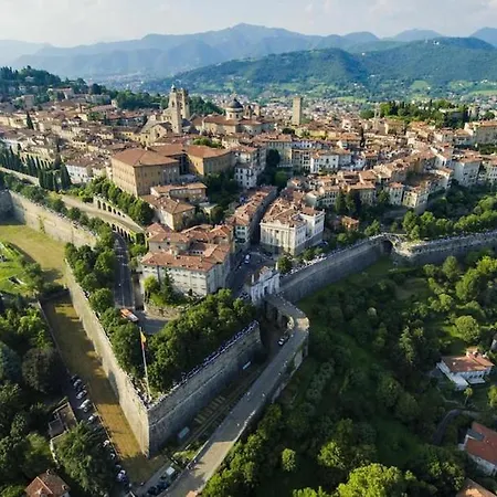 Panoramic Luxury W Garage Happy 2 Bergamo