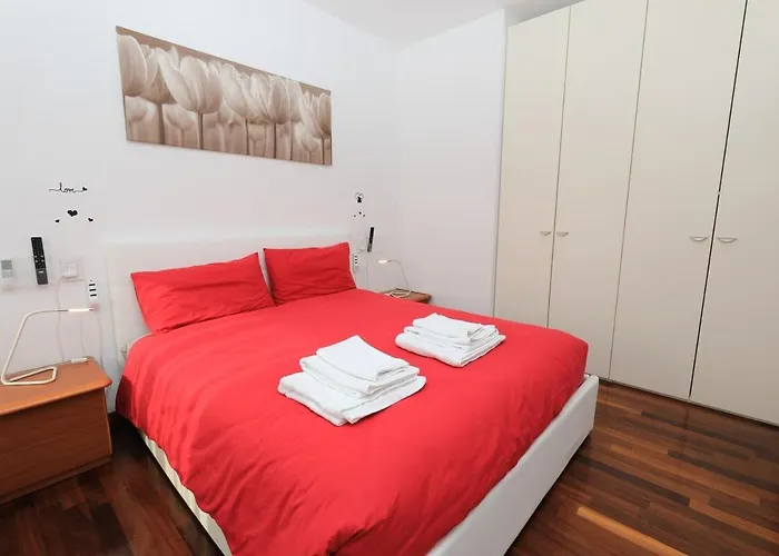 Panoramic Luxury W Garage Happy 2