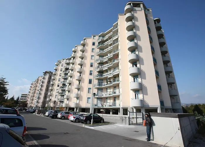 Panoramic Luxury W Garage Happy 2 דירה