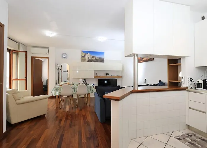 דירה Panoramic Luxury W Garage Happy 2 ברגמו